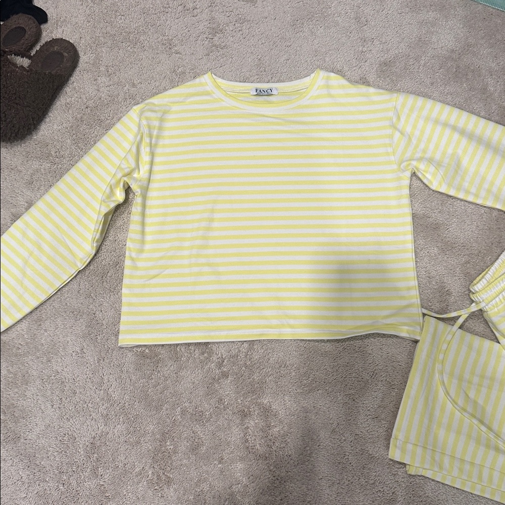 FANCY set - never been worn!! - Picture 10 of 10